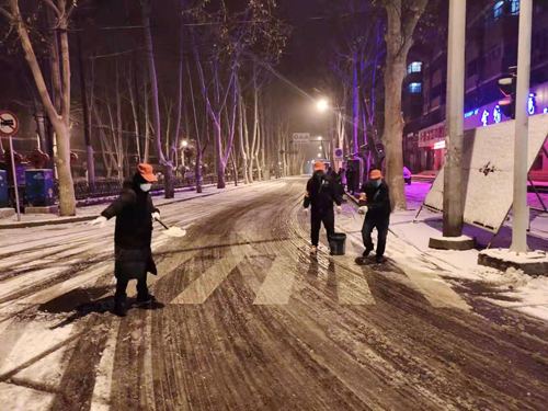 雪天里，洛陽公交人抗擊疫情的最美風(fēng)景 